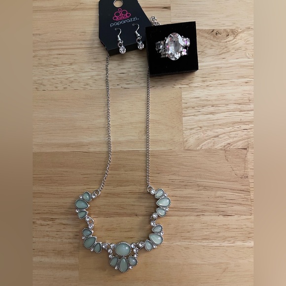 NWT Paparazzi necklace and ring - Picture 4 of 4
